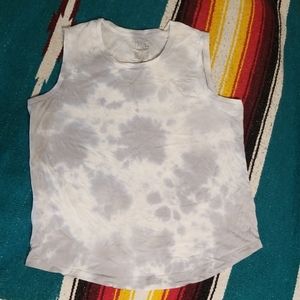 Trendy & light sleeveless top